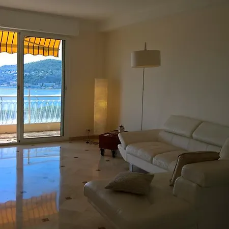 Stunning Flat Overlooking Bay アパート *