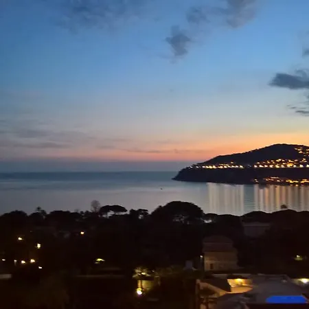アパート Stunning Flat Overlooking Bay *