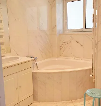 Stunning Flat Overlooking Bay Villefranche-sur-Mer