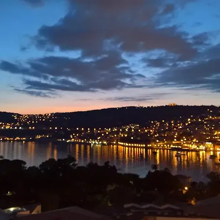 Stunning Flat Overlooking Bay Apartment *